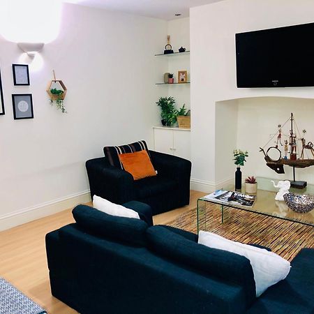 Contemporary Large Apartment In An Ideal Location Bath Eksteriør bilde